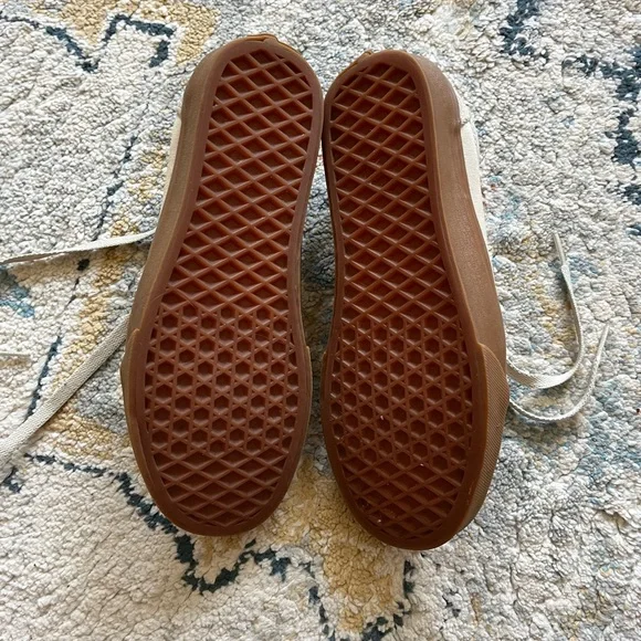 Vans Old Skool Classic Cream Sneakers - Picture 5 of 5